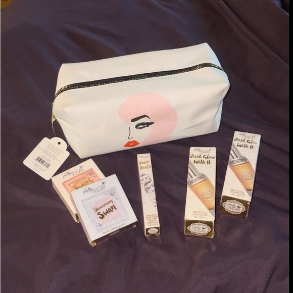 Pretty Vulgar 2 Highlighters, Bronzer, Mascara, Illuminator & Bag. $135 Value. - Picture 6 of 6